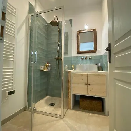 Tres Belle Maison De Pecheur Face A La Mer * カーニュ・シュル・メール