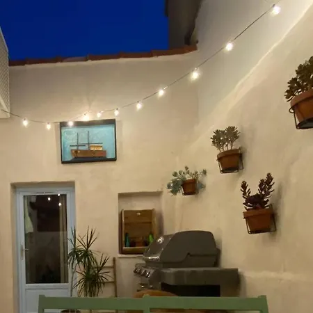 Tres Belle Maison De Pecheur Face A La Mer בית נופש קאן סור מר